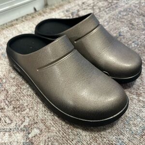 Metallic Slip-On Clogs